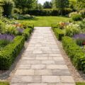 découvrez comment créer une allée extérieure esthétique et durable pour embellir votre jardin tout en facilitant l’accès à votre maison.