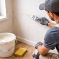 apprenez comment réparer facilement une fissure dans un mur intérieur grâce à nos conseils pratiques et étapes simples pour un résultat durable et propre.