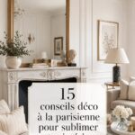 Un appartement décoré dans un style parisien, avec des nuances de pastel et des meubles élégants, incarnant le chic de Paris.